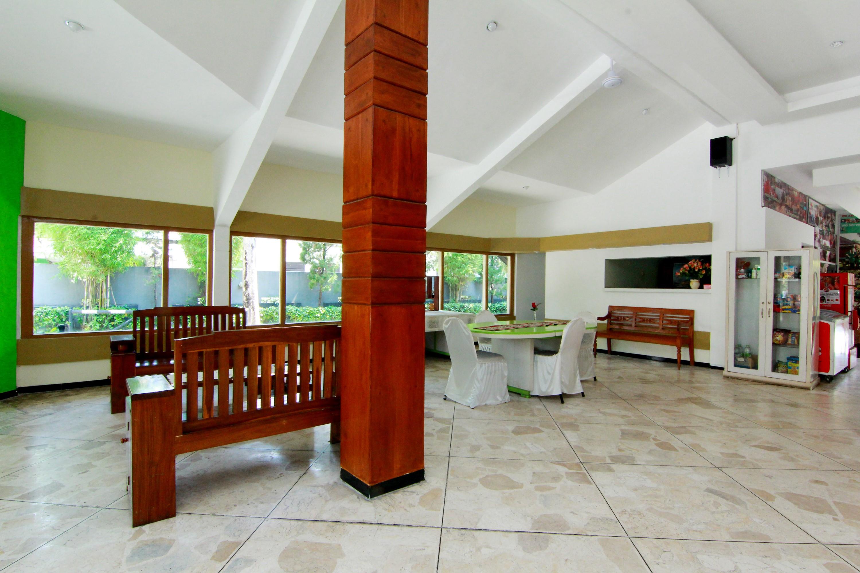 เดอะโซมาร์โซโน ย้อกยาการ์ตา Hotel Maguwo ภายนอก รูปภาพ