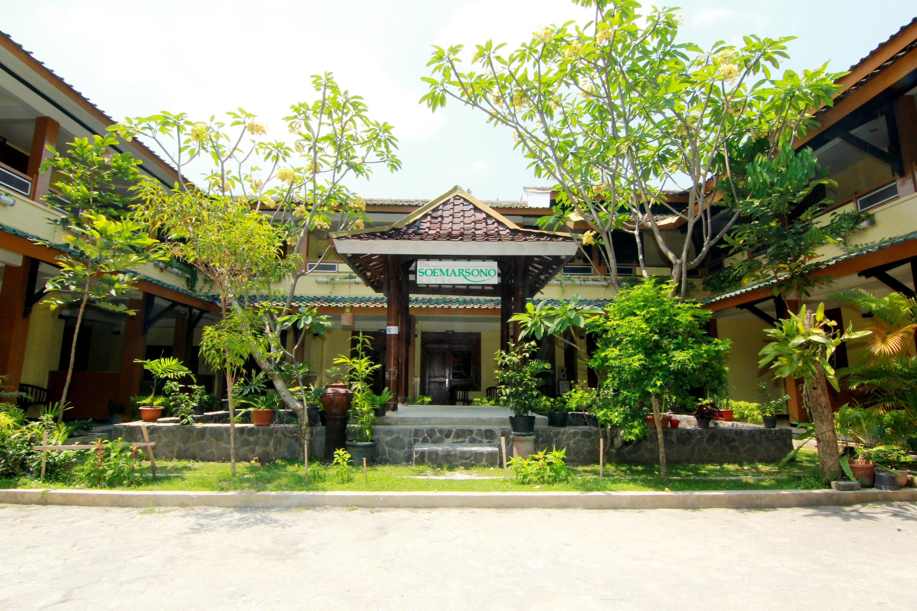 เดอะโซมาร์โซโน ย้อกยาการ์ตา Hotel Maguwo ภายนอก รูปภาพ